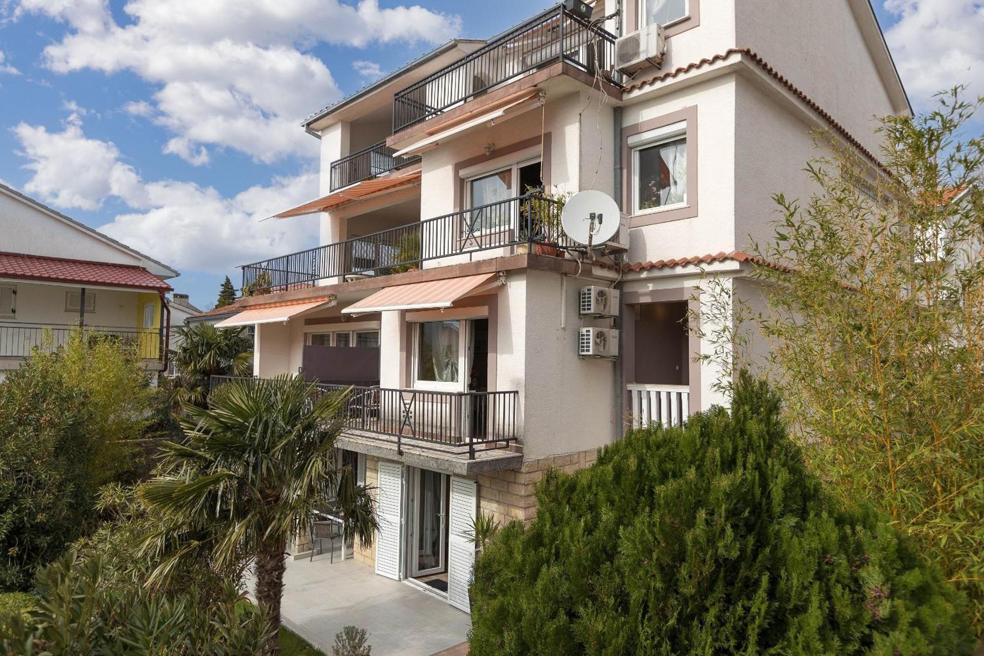 Apartments Karmen 1 Цриквеница Экстерьер фото