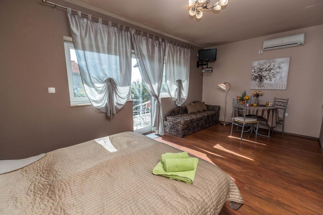 Apartments Karmen 1 Цриквеница Экстерьер фото