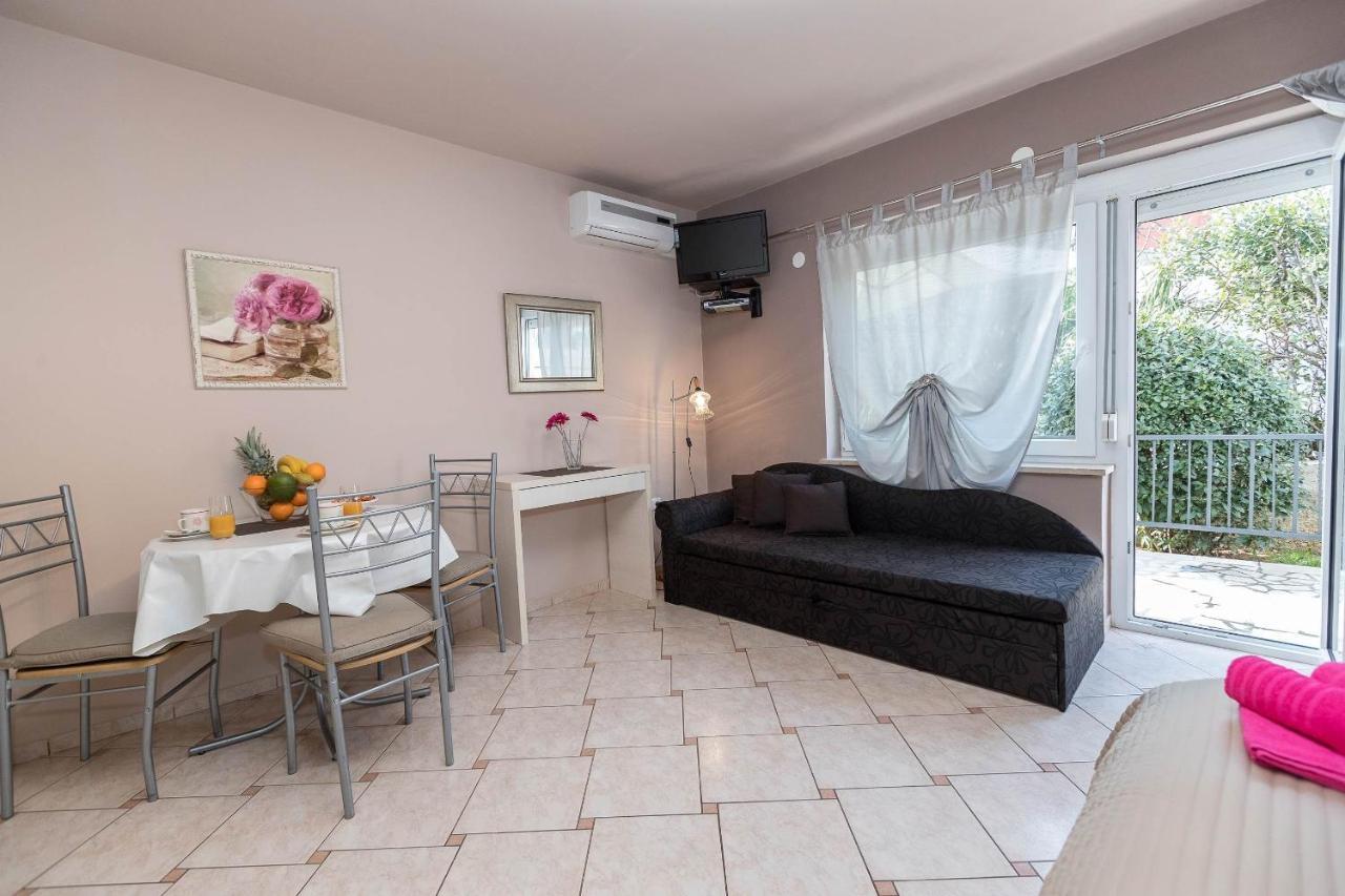 Apartments Karmen 1 Цриквеница Экстерьер фото