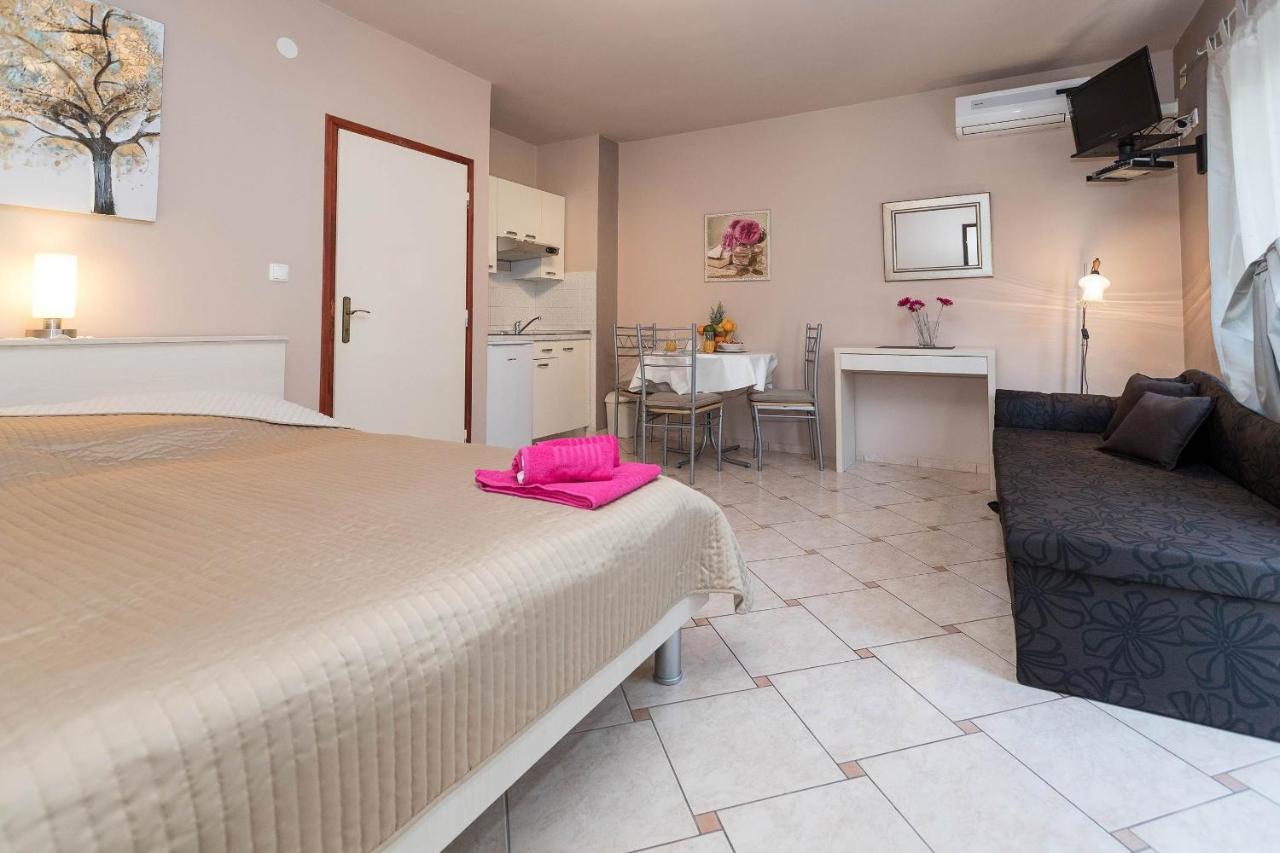 Apartments Karmen 1 Цриквеница Экстерьер фото